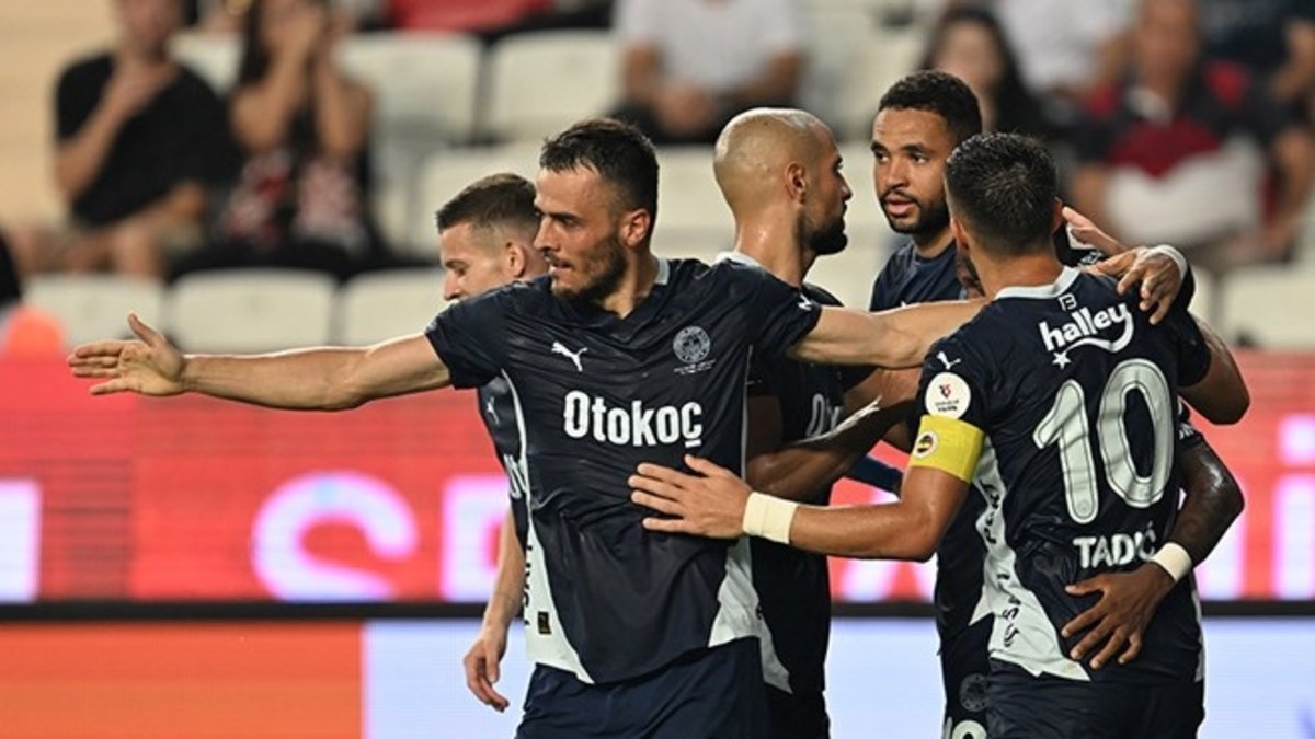 TRANSFER HABERİ - Fenerbahçeli yıldız isim Beşiktaş'a önerildi! TRANSFER HABERİ - Fenerbahçeli yıldız isim Beşiktaş'a önerildi!