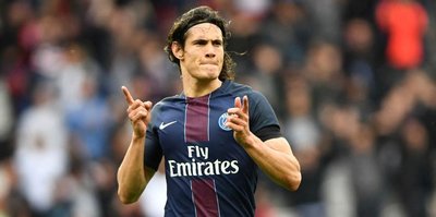 PSG, Cavani'nin sözleşmesini yeniledi