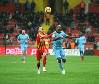 Trabzonsporlu Ekuban gözyaşlarını tutamadı