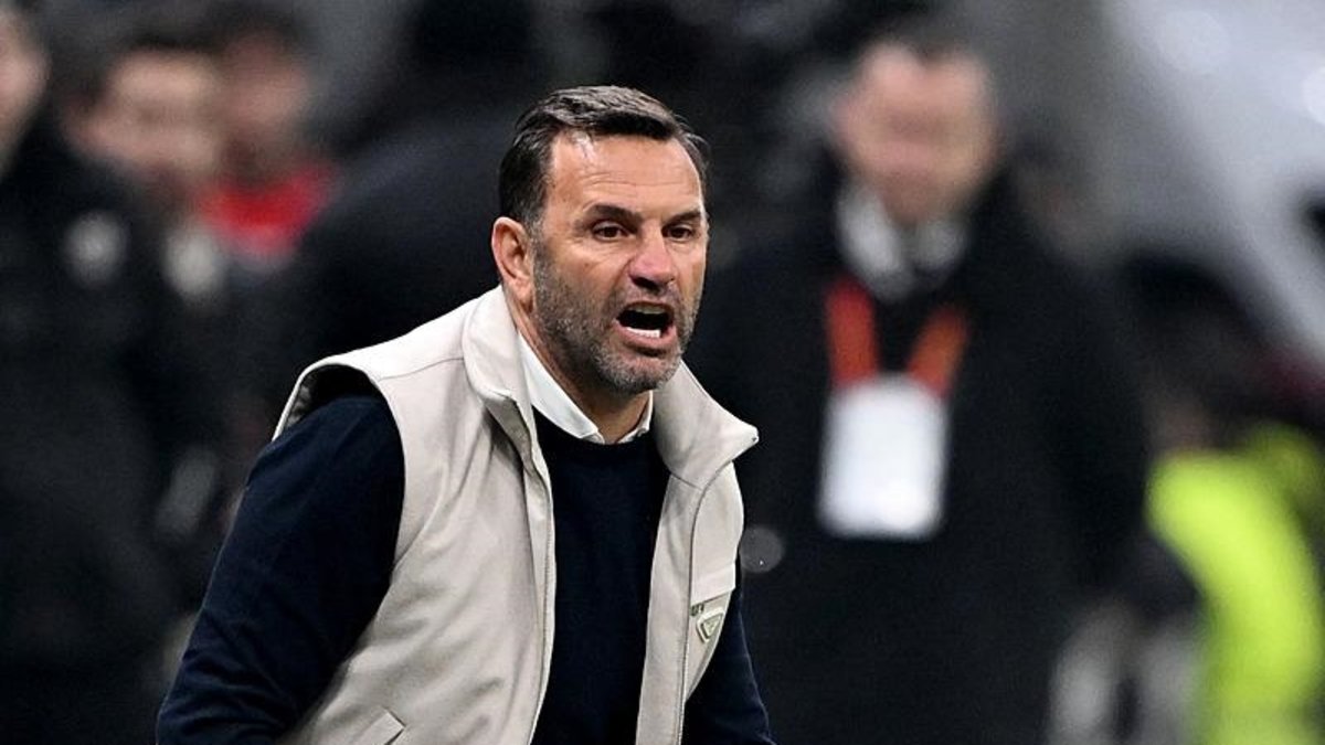 Galatasaray'da orta saha kurgusu değişiyor! İşte Okan Buruk'un planı Galatasaray'da orta saha kurgusu değişiyor! İşte Okan Buruk'un planı