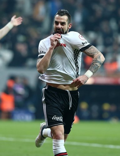 Galatasaray forvet için adayları belirledi: Richmond Boakye ve Alvaro Negredo