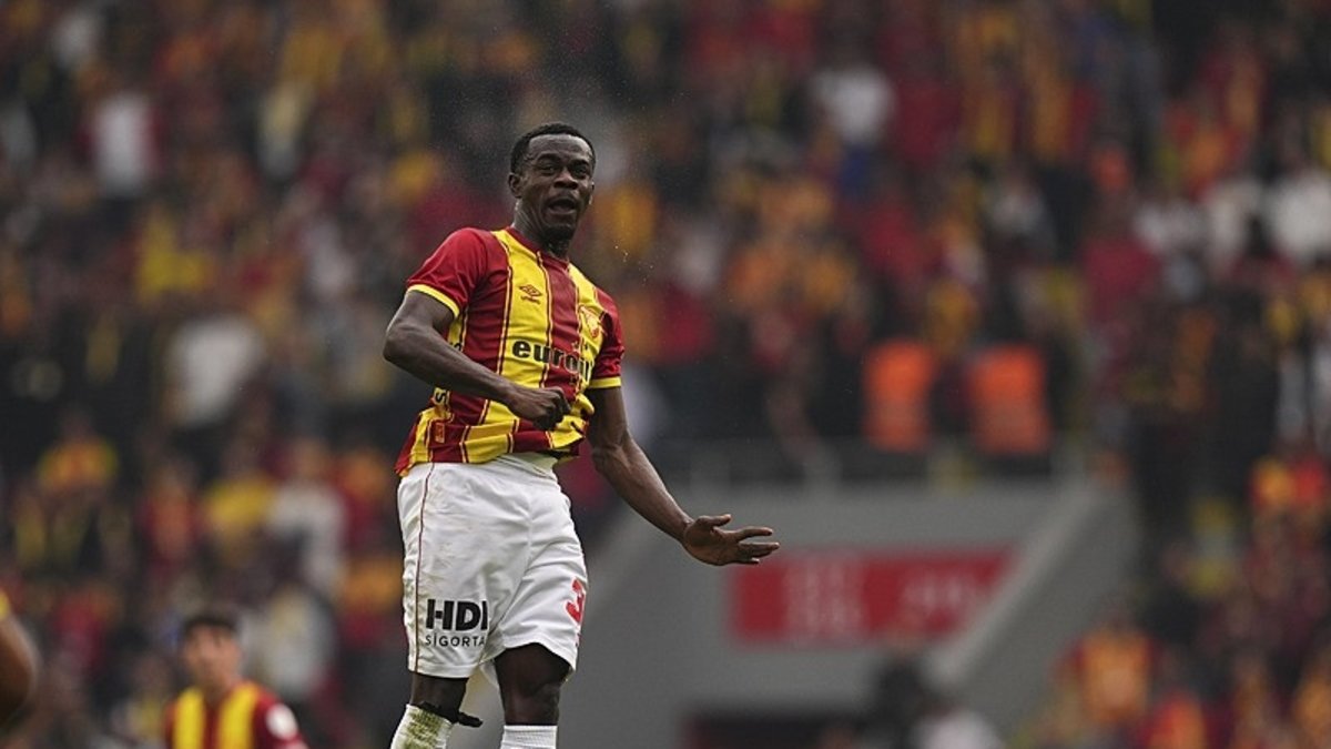 Galatasaray'dan Dennis'e kanca! İşte Göztepe'nin bonservis talebi