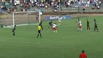 Kolombiya'da şike iddiası! Futbol dünyası bu golü konuşuyor