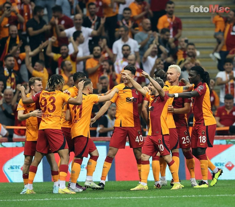 Galatasaray'dan Alex Sandro bombası! Transferi böyle duyurdular