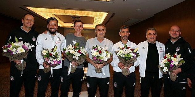 Şenol Güneş’e Öğretmenler Günü kutlaması