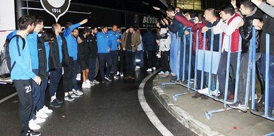 Altay'da Töraydın'dan futbolculara övgü