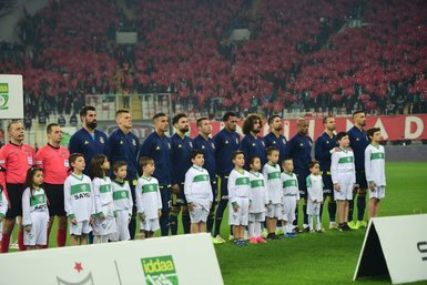 Bursaspor’dan ay-yıldızlı koreografi