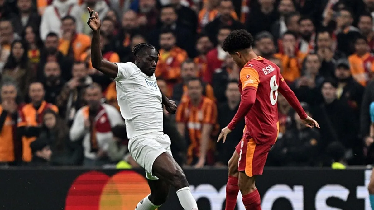 Galatasaray'da Gabriel Sara'nın şutuna direk engeli!
