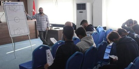 Adana Demirsporlu futbolcular İngilizce öğreniyor