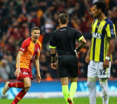 Resmi açıklama geldi! Galatasaray’da 8 oyuncu gidiyor...