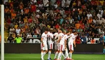 Ortaya geçti