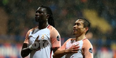 Gomis tarihe geçti