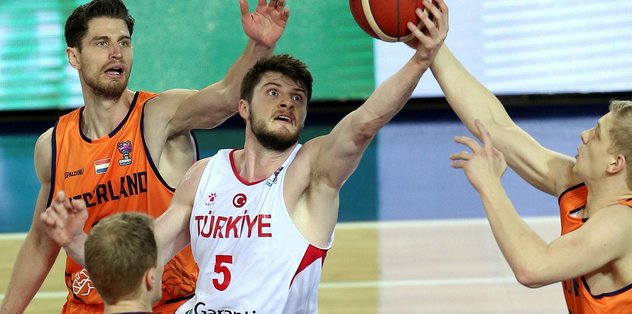 https www fotomac com tr basketbolerkekmilli 2021 02 16 a milli erkek basketbol takimi isvec ve hirvatistan maclarina kilitlendi