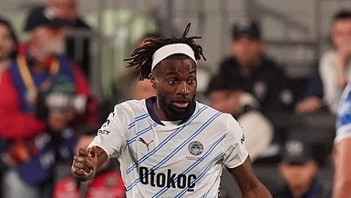 Özür diledi formayı aldı