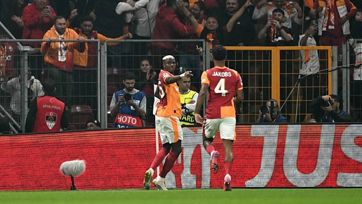Osimhen rekora doymuyor! Hem Burak Yılmaz'ı geçti hem de... Osimhen rekora doymuyor! Hem Burak Yılmaz'ı geçti hem de...