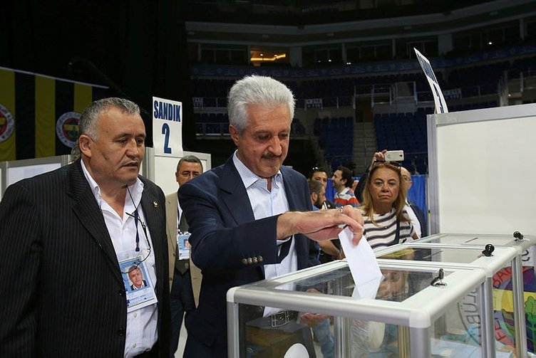 Fenerbahçe'de seçim öncesi 'Acıbadem' şoku! Sponsorluktan çekildi