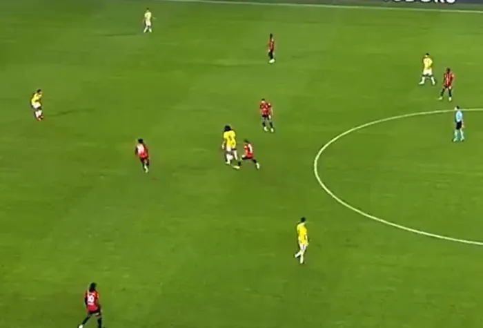 fenerbahcede-guendouziden-buyuk-hata-1786821455216.png Gençlerbirliği-Fenerbahçe maçında Matteo Guendouzi'nin hatası pahalıya patladı! - 1