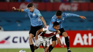 Uruguay Katar biletini kaptı!