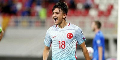 Cengiz Ünder'i duygulandıran hediye