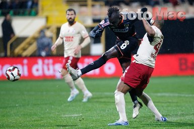 Alanya’da gerginlik! İki yıldız tartışma yaşadı Alanyaspor - Galatasaray maçından kareler...