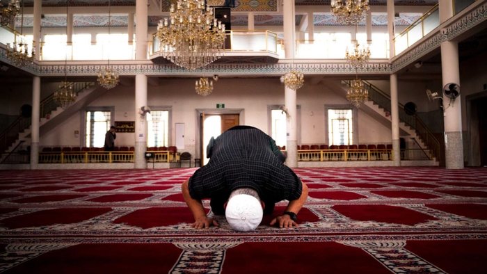 istanbul-namaz-vakti-2023-istanbul-ezan-saatleri-sabah-oglen-ikindi-aksam-yatsi-namaz-vakitleri-1672554745989.jpeg