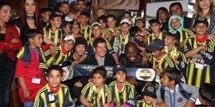 Fenerbahçe Vanlı depremzedeleri ağırladı