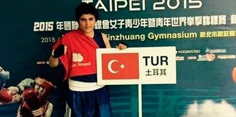 Boksta Busenaz Sürmeli dünya şampiyonu oldu