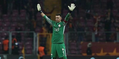 Muslera çılgına döndü