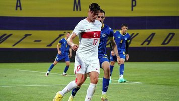 Genç Bertuğ hocasına hayran