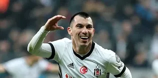 Gary Medel formasını kaptı