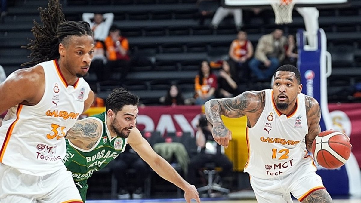 Galatasaray MCT Technic evinde Bursaspor Basketbol'a şans tanımadı