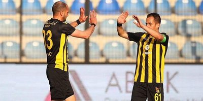 İstanbulspor Adanaspor'u rahat yendi!
