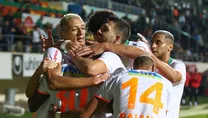 Alanyaspor evinde şov yaptı!