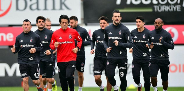 Fenerbahce Besiktas Maci Oncesi Hangi Oyuncular Sari Kart Sinirinda Bulunuyor Goal Com