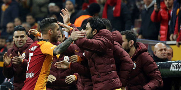 Adem VAR'a takıldı