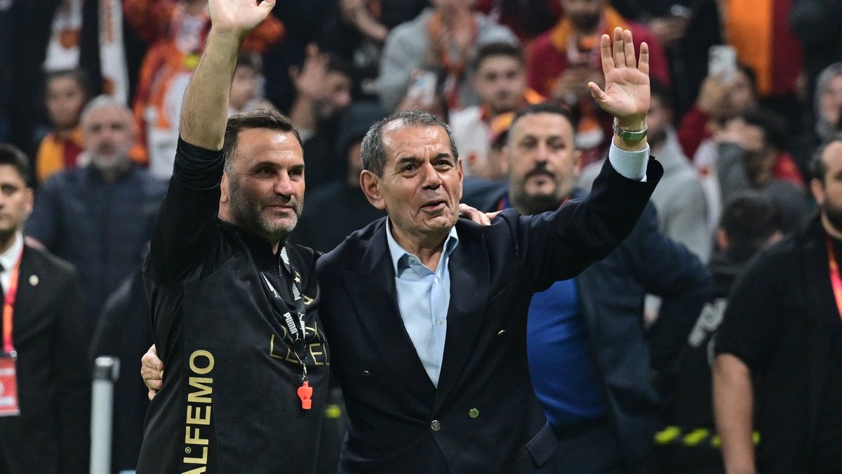 Galatasaray'dan Okan Buruk kararı! Canlı yayında açıklandı