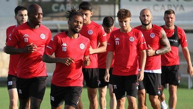 Ali Şafak Öztürk’ten Antalyasporlu futbolcular ve ailelerine büyük jest