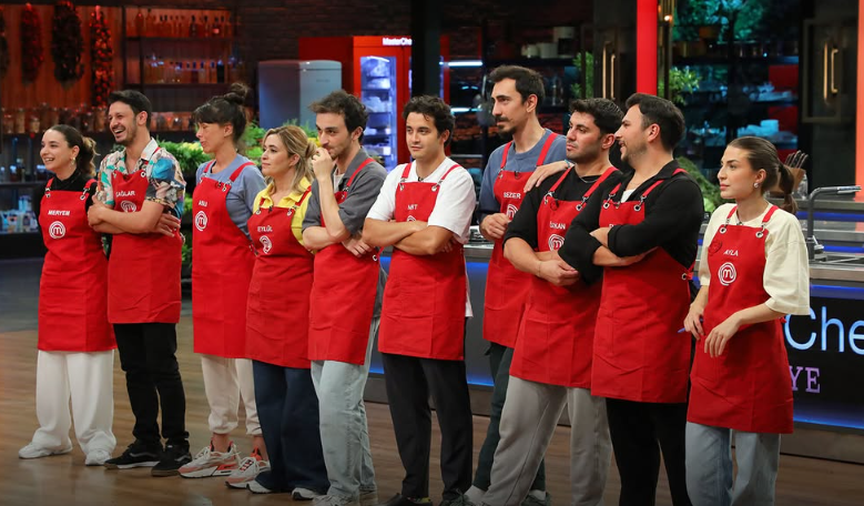 masterchef-kaptanlik-oyununu-kim-kazandi-22-eylul-masterchef-mavi-takim-kaptani-kim-oldu-mavi-ve-kirmizi-takim-1758626500679.png