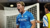 Napoli geriden dönmesini bildi!