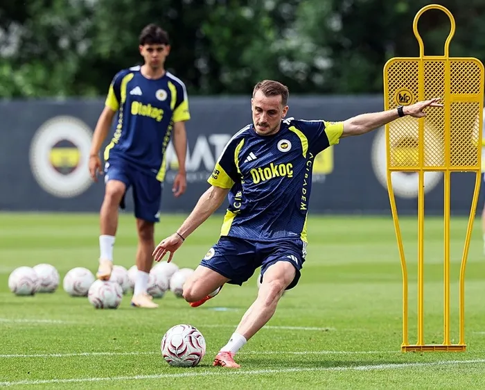 fenerbahce-admira-wacker-maci-ne-zaman-saat-kacta-ve-hangi-kanalda-fb-hazirlik-maci-1783493215280.jpeg Fenerbahçe hazırlık maçı hangi kanalda?