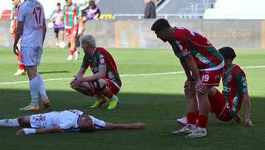 Karşıyaka’ya 10 futbolcudan ihtar