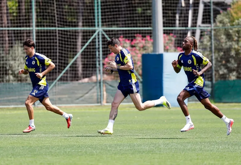 fenerbahce-lyonu-yenerse-ne-olur-1786954872102.jpg