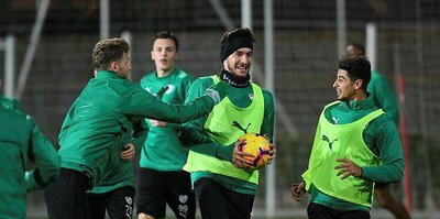 Bursaspor'da Lima ve Sakho kampa katıldı
