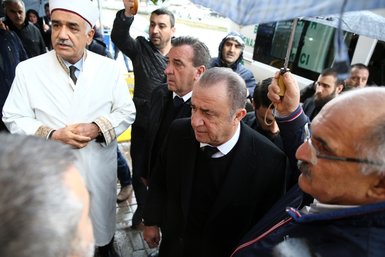 Galatasaray Teknik Direktörü Fatih Terim’in babası son yolculuğuna uğurlandı
