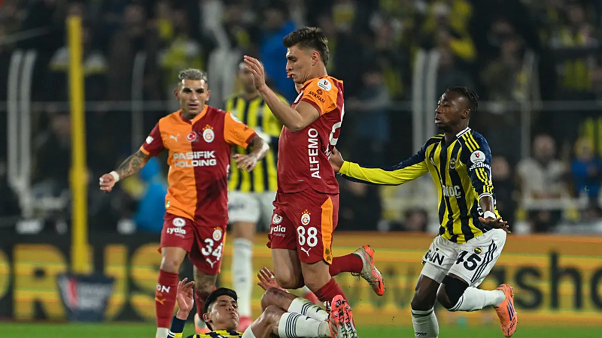 Galatasaray'da Kazımcan Karataş golden sonra yerde kaldı!