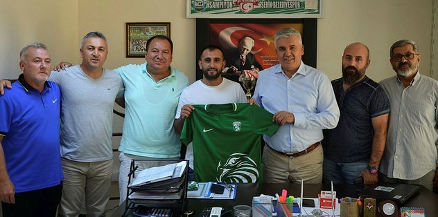 Galatasaraylı eski futbolcu Serik Belediyespor'da