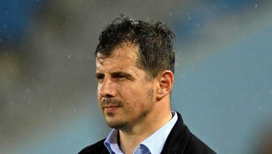 Emre Belözoğlu ayrıldı