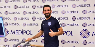 Arda Turan sağlık kontrolünden geçti