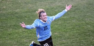Uruguaylı Diego Forlan futbolu bıraktı