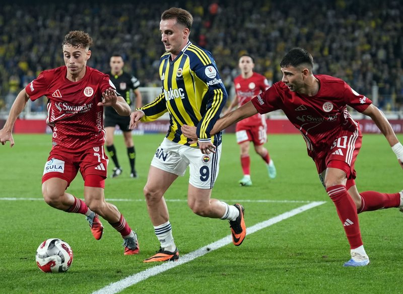 antalyaspor-fenerbahce-maci-ne-zaman-saat-kacta-hangi-kanalda-1772358377269.jpg